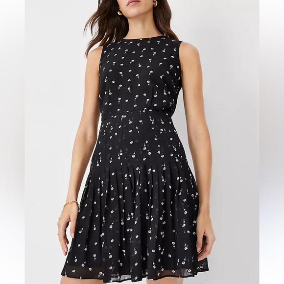 Ann Taylor Dresses & Skirts - Ann Taylor Chiffon Floral Pleated Dress Size 14